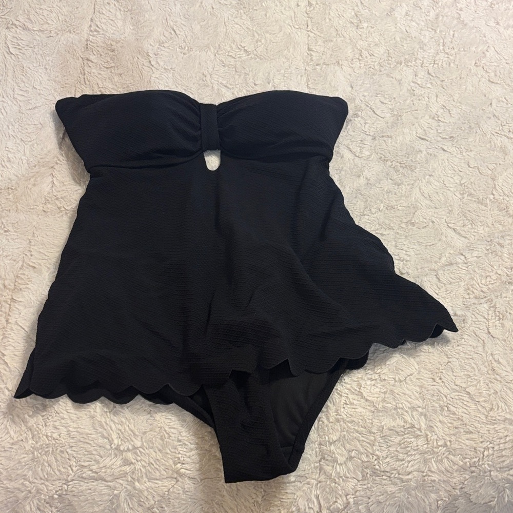 Elegant Black Strapless Women's Swimsuit